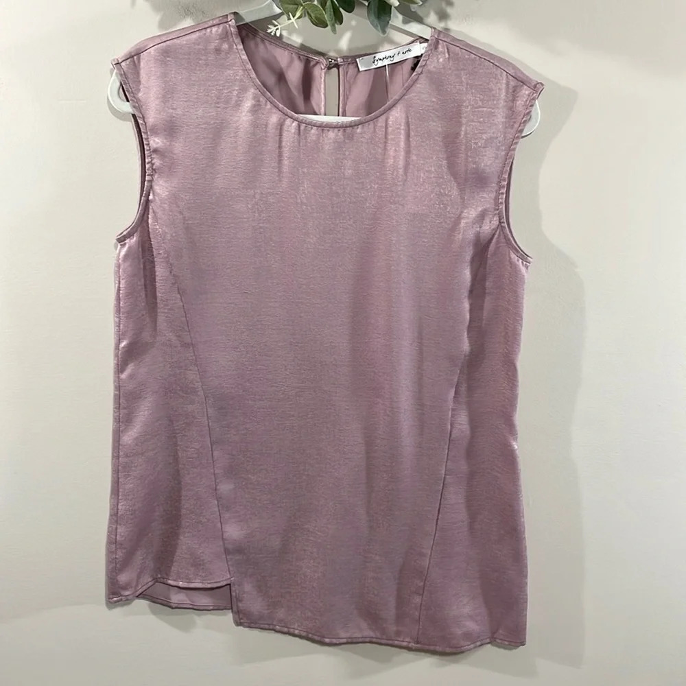 NWT Symphony + note Lilac Sleeveless Asymmetric Hem Faux Silk Top S